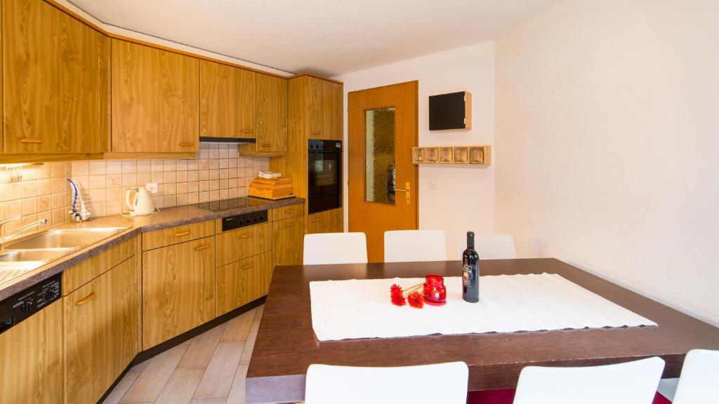 Haus Evita Saas-Grund Quarto foto