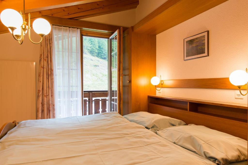 Haus Evita Saas-Grund Quarto foto